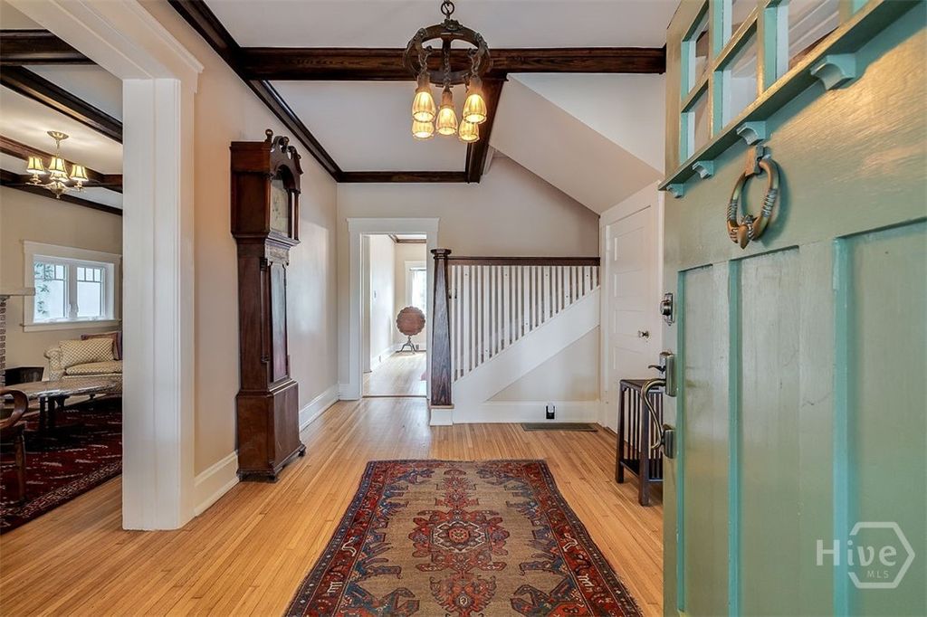 Image 6 of property listing at 215 E 45th Street, Savannah, GA 31405