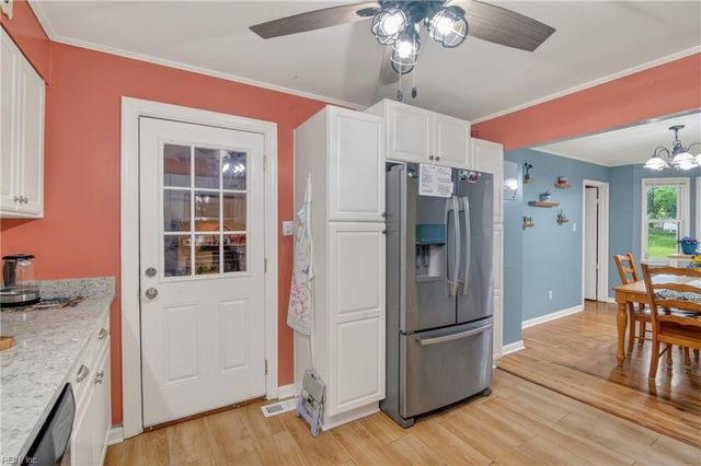 297 Richneck RD, Newport News, VA 23608