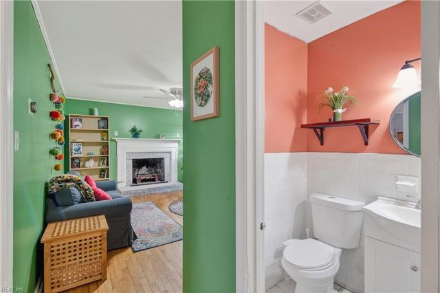 297 Richneck RD, Newport News, VA 23608