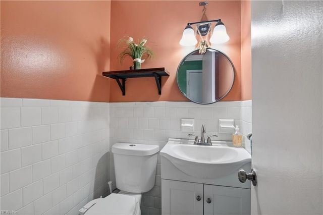 297 Richneck RD, Newport News, VA 23608