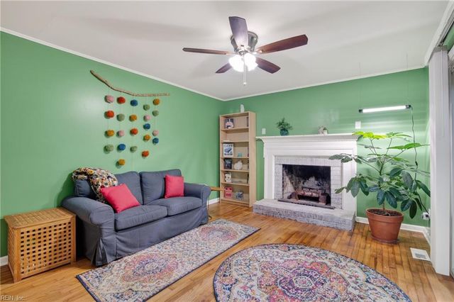 297 Richneck RD, Newport News, VA 23608