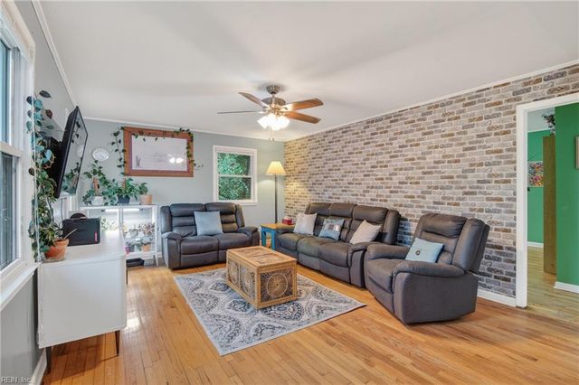 297 Richneck RD, Newport News, VA 23608