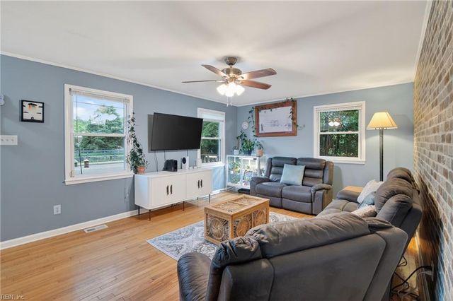 297 Richneck RD, Newport News, VA 23608
