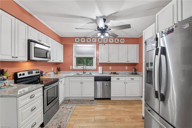 297 Richneck RD, Newport News, VA 23608