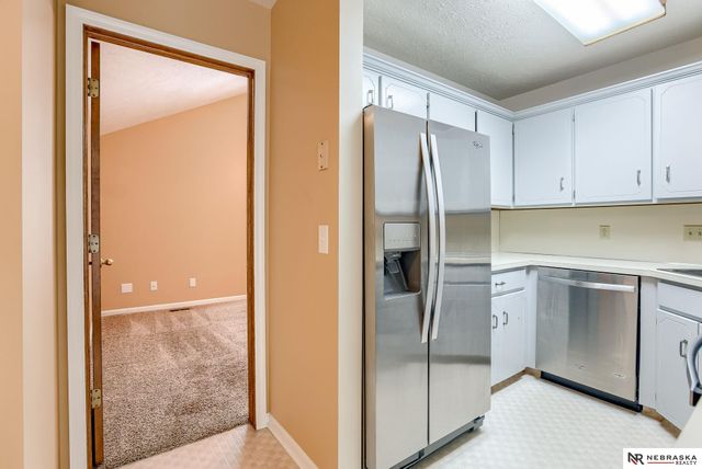 309 E 17th Avenue, Bellevue, NE 68005