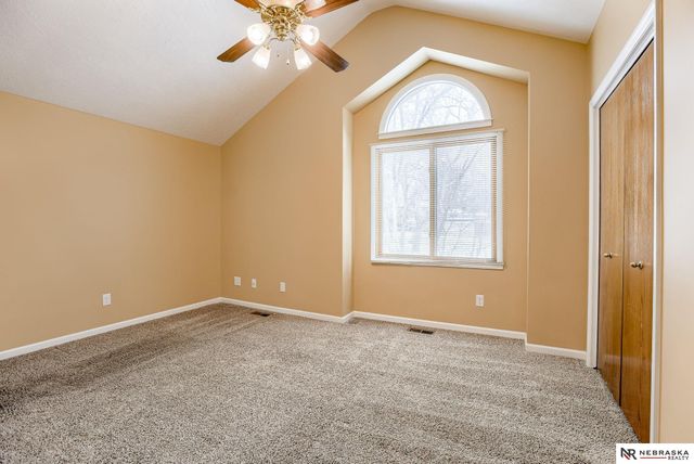 309 E 17th Avenue, Bellevue, NE 68005