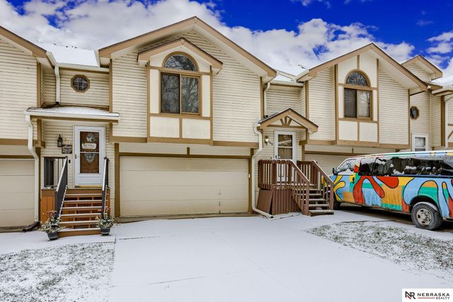 309 E 17th Avenue, Bellevue, NE 68005