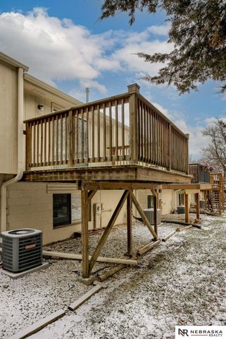 309 E 17th Avenue, Bellevue, NE 68005