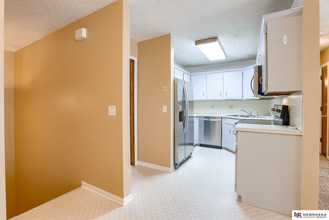 309 E 17th Avenue, Bellevue, NE 68005