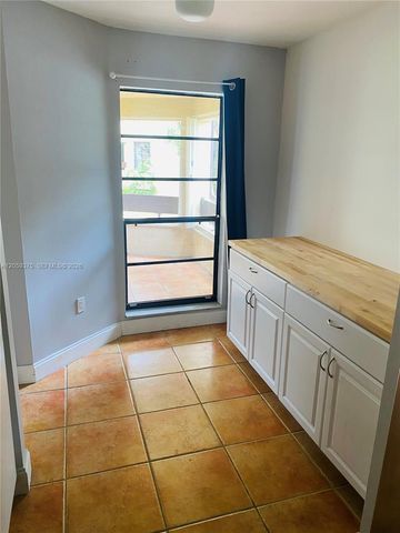 8810 SW 123rd Ct M-209, Miami, FL 33186