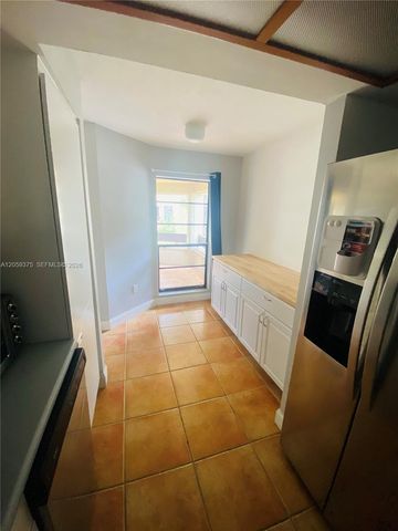 8810 SW 123rd Ct M-209, Miami, FL 33186