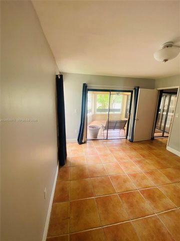 8810 SW 123rd Ct M-209, Miami, FL 33186