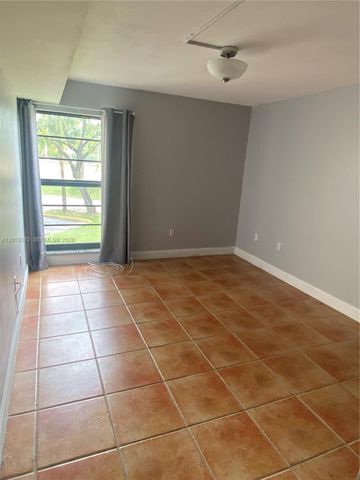 8810 SW 123rd Ct M-209, Miami, FL 33186