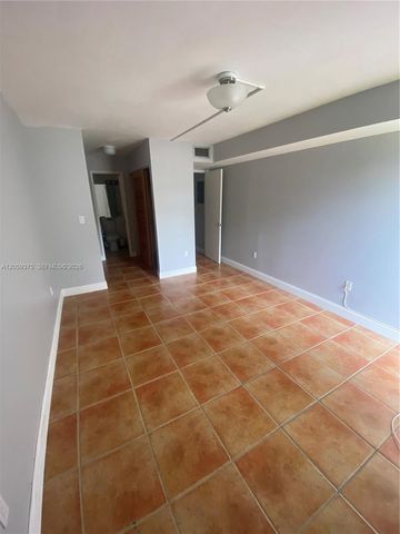8810 SW 123rd Ct M-209, Miami, FL 33186