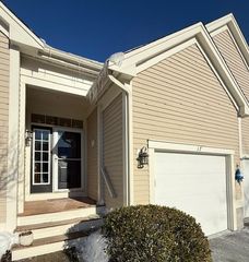 17 Twin Oaks Drive UNIT 17, Mashpee, MA 02649