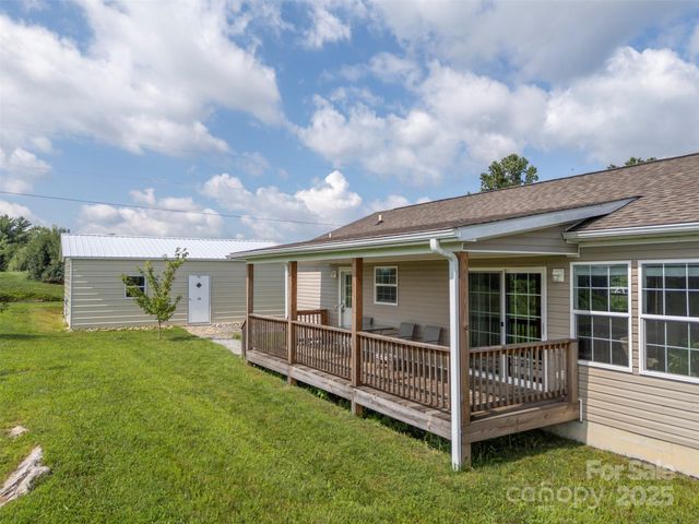 1878 Old Clear Creek Road, Hendersonville, NC 28792