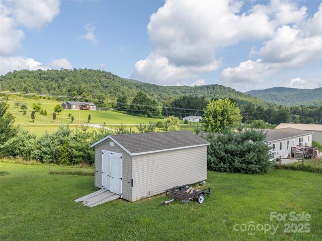 1878 Old Clear Creek Road, Hendersonville, NC 28792