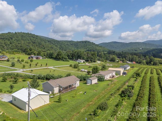 1878 Old Clear Creek Road, Hendersonville, NC 28792