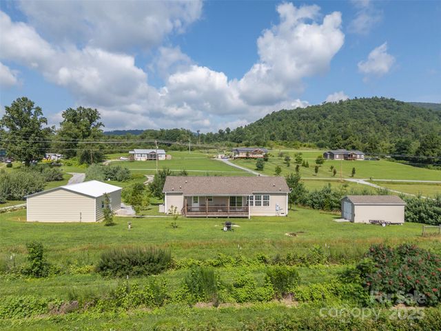 1878 Old Clear Creek Road, Hendersonville, NC 28792