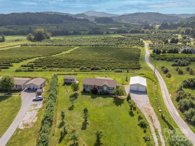 1878 Old Clear Creek Road, Hendersonville, NC 28792