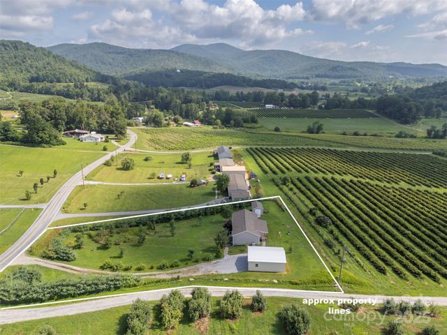1878 Old Clear Creek Road, Hendersonville, NC 28792