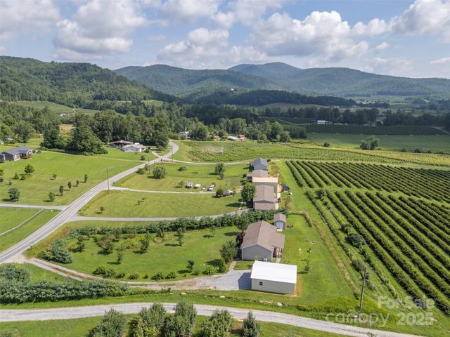 1878 Old Clear Creek Road, Hendersonville, NC 28792