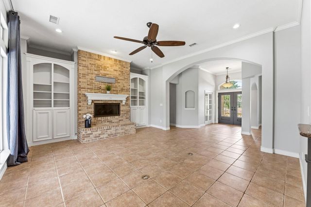 167 April Waters Drive W, Conroe, TX 77356