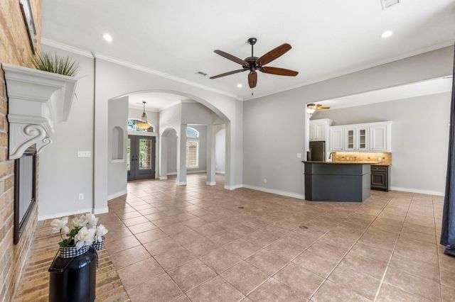 167 April Waters Drive W, Conroe, TX 77356
