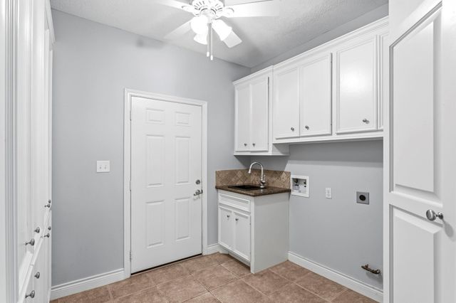 167 April Waters Drive W, Conroe, TX 77356