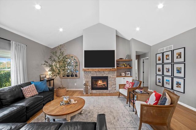 W126N11812 Forest Hill ROAD, Germantown, WI 53022