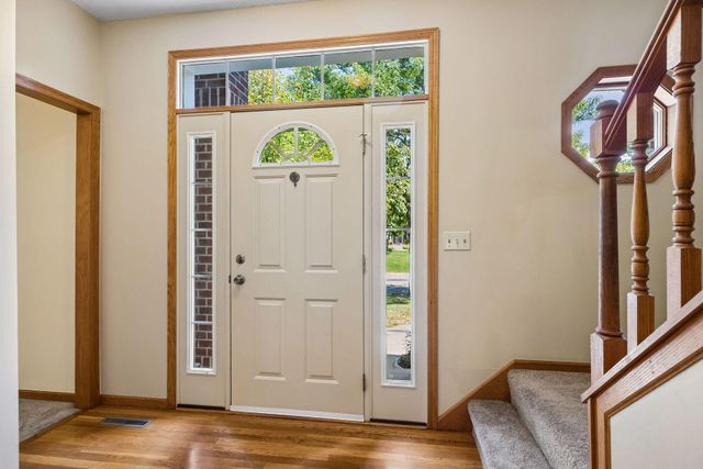 3925 Urbandale Lane N, Plymouth, MN 55446