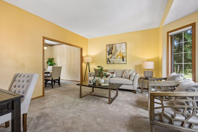 3925 Urbandale Lane N, Plymouth, MN 55446