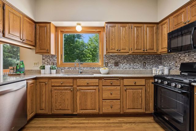 3925 Urbandale Lane N, Plymouth, MN 55446
