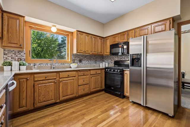 3925 Urbandale Lane N, Plymouth, MN 55446