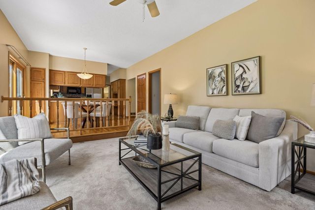 3925 Urbandale Lane N, Plymouth, MN 55446