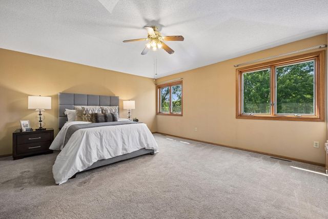 3925 Urbandale Lane N, Plymouth, MN 55446