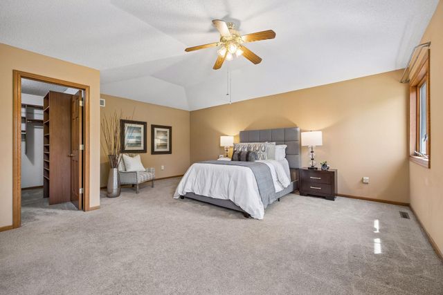 3925 Urbandale Lane N, Plymouth, MN 55446