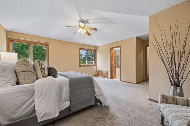 3925 Urbandale Lane N, Plymouth, MN 55446