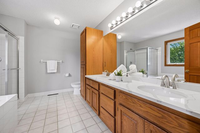 3925 Urbandale Lane N, Plymouth, MN 55446