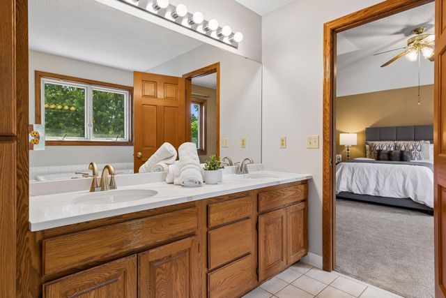 3925 Urbandale Lane N, Plymouth, MN 55446