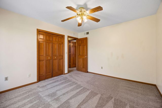 3925 Urbandale Lane N, Plymouth, MN 55446