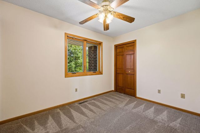 3925 Urbandale Lane N, Plymouth, MN 55446