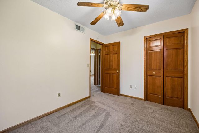 3925 Urbandale Lane N, Plymouth, MN 55446