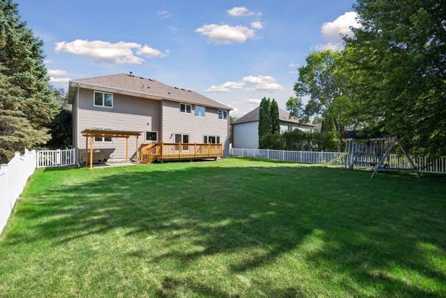 3925 Urbandale Lane N, Plymouth, MN 55446