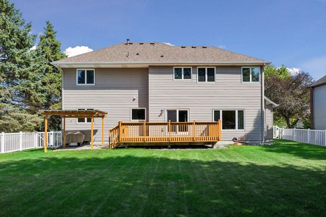 3925 Urbandale Lane N, Plymouth, MN 55446