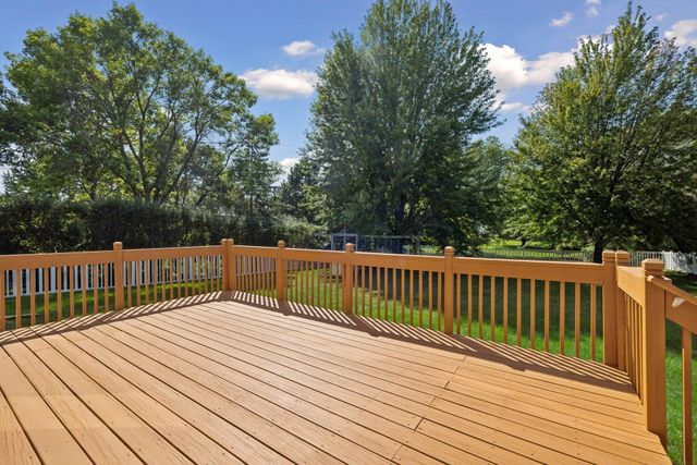3925 Urbandale Lane N, Plymouth, MN 55446