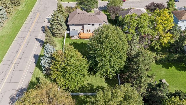 3925 Urbandale Lane N, Plymouth, MN 55446