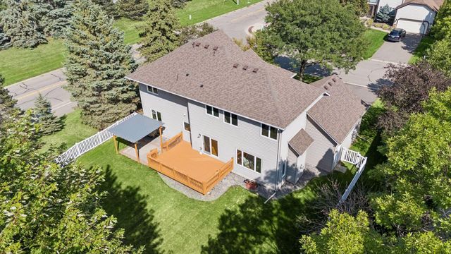 3925 Urbandale Lane N, Plymouth, MN 55446