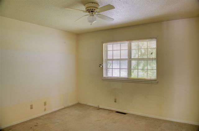5039 S 26th West Avenue, Tulsa, OK 74107
