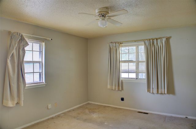5039 S 26th West Avenue, Tulsa, OK 74107